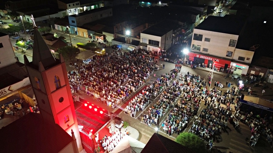 WhatsApp Image 2025-07-17 at 13.18.09 (1)Prefeito Dr. Corinto Matos e Padre Espedito apresentam programação oficial dos 60º Festejos de São Cristóvão em Marcolândia -