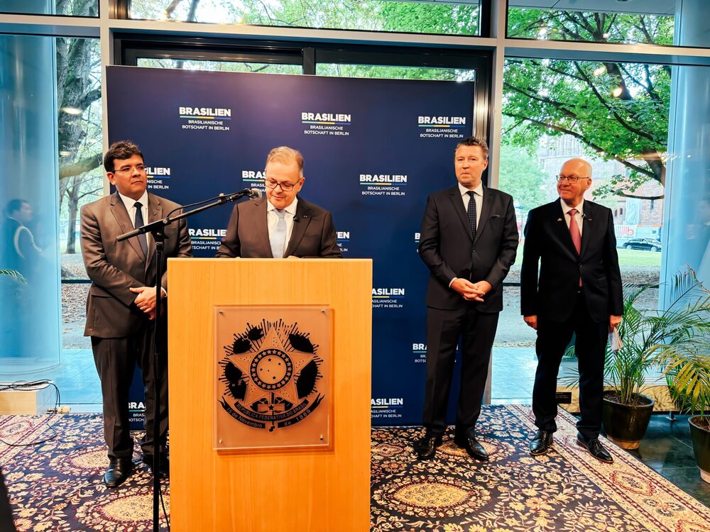 Na Alemanha, Rafael apresenta projetos de hidrogênio verde e se encontra com alunos piauienses que estão em intercâmbio