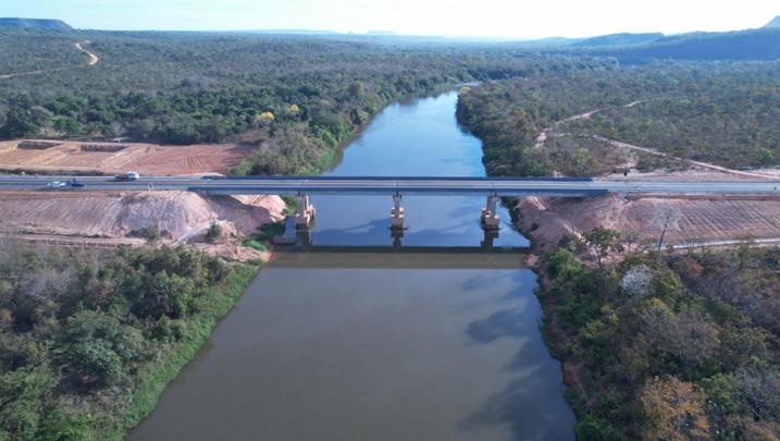 Nova ponte sobre o rio Parnaíba, ligando o Piauí ao Maranhão, será inaugurada no sul do estado nesta sexta (5) Ponte sobre o rio Parnaíba, ligando as cidades de Ribeiro Gonçalves, no Piauí, e Tasso Fragoso, no Maranhão (Foto: Dnit)