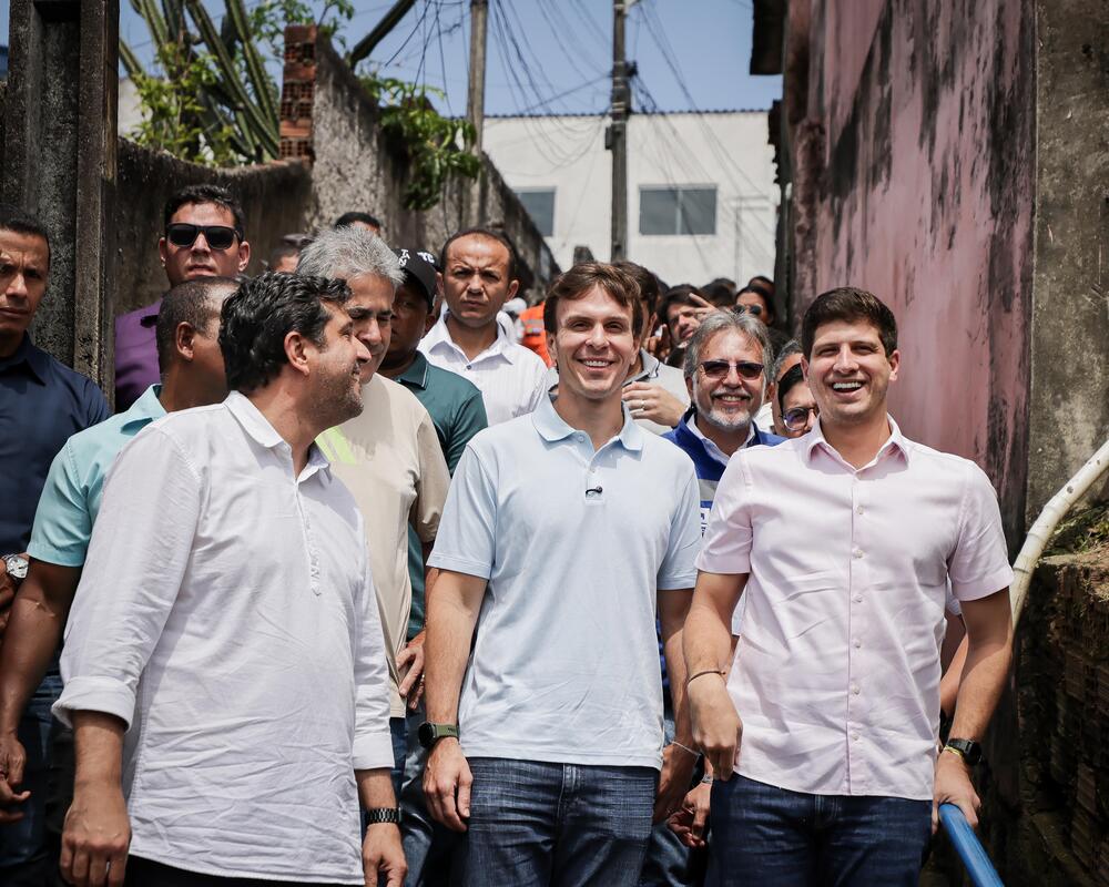 Selecionar Miguel Coelho acompanha João Campos em vistoria de obras contra deslizamentos no Recife 2