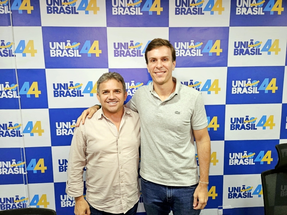 União Brasil recebe vice-prefeito de Cortês, que declara apoio a Miguel Coelho para o Senado 2