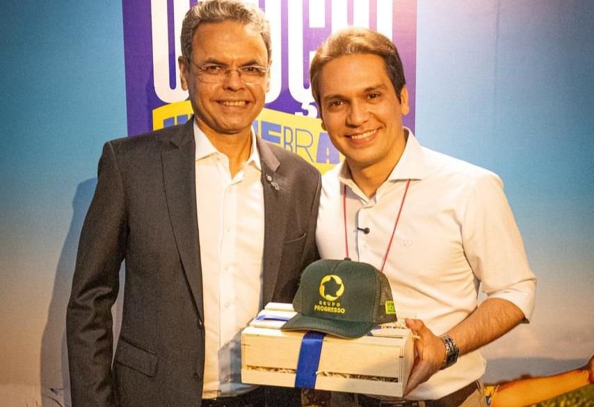 Deputado Gil Carlos destaca força dos municípios piauienses e elogia gestão de Gilberto Júnior durante a Feira dos Municípios 2025 3