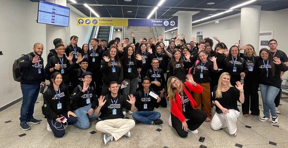 Estudantes e professores do Piauí viajam a Recife para emissão de visto e curso de inovação antes de intercâmbio nos EUA